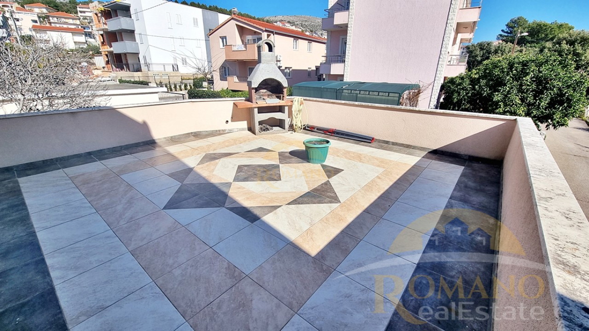 Hiša za prodajo v Seget Vranjici – blizu Trogirja